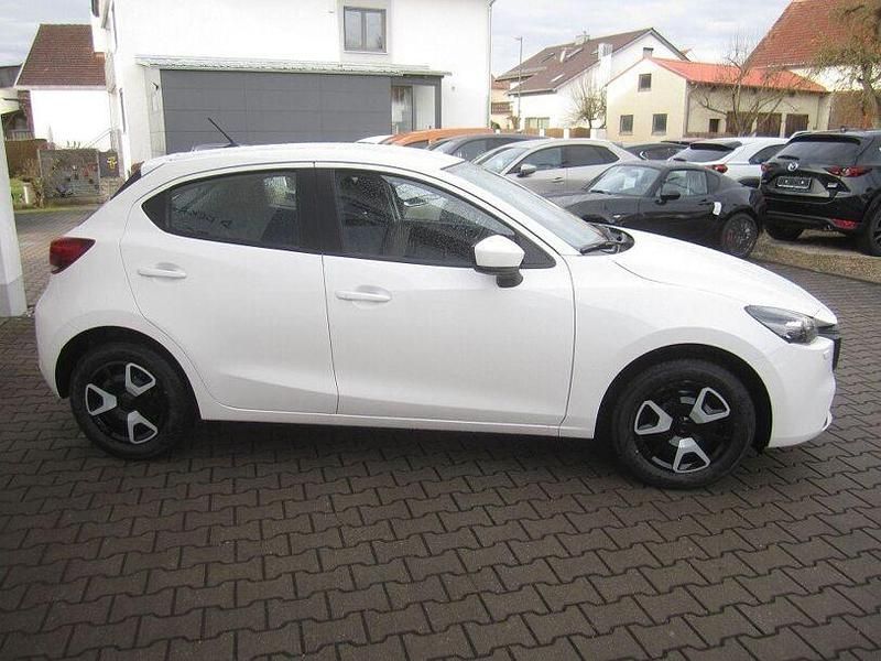 Gebraucht Mazda 2 Center-Line 75 PS (55 kW) 2024 Weiß Kleinwagen