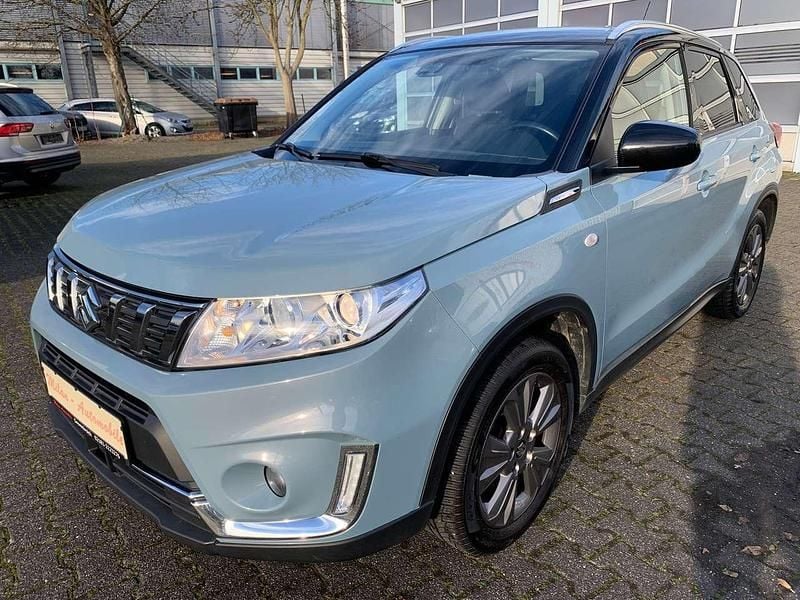 Gebraucht Suzuki Vitara Comfort 140 PS (102 kW) 2020 Ice blue / schwarz SUV
