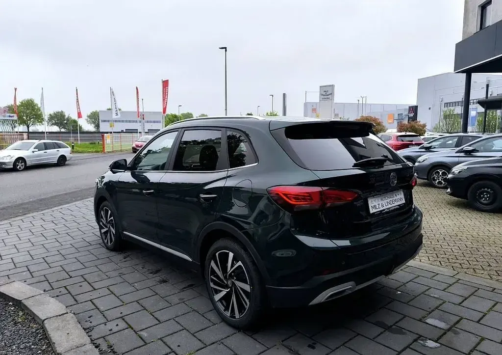 Neu MG ZS Luxury 197 PS (144 kW) 2026 Grün SUV