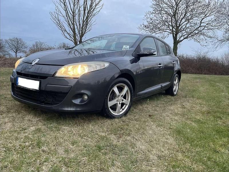 Gebraucht Renault Mégane III Dynamique 106 PS (77 kW) 2010 Kleinwagen