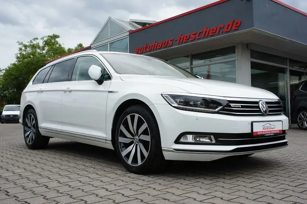 Gebraucht VW Passat Highline 239 PS (175 kW) 2018 Pure white (metallic) Kombi