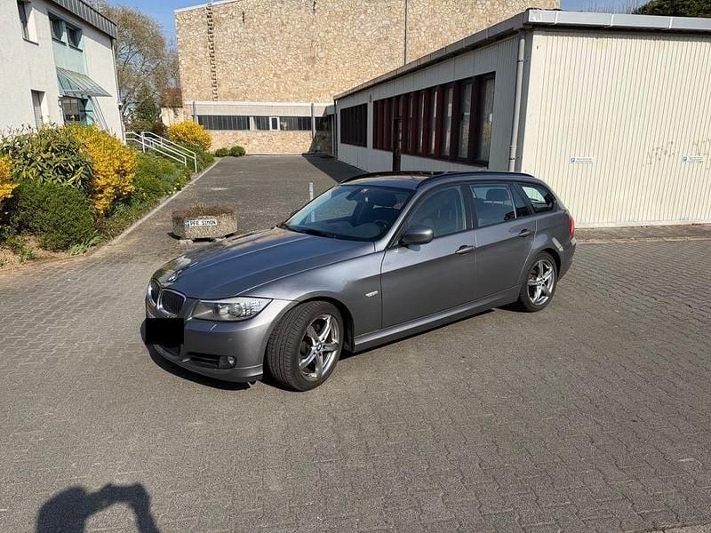 Second-hand BMW 318 143 CP (105 kW) 2010 Gri Break
