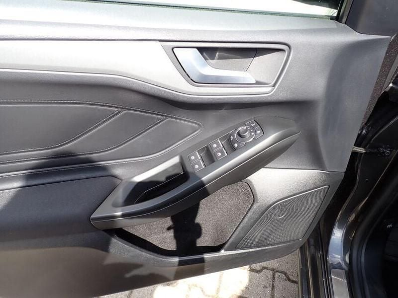 Gebraucht Ford Focus ST-Line 155 PS (114 kW) 2022 Grau Kombi