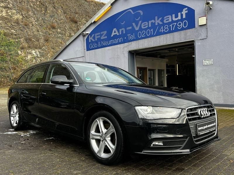 Schwarz Gebraucht 2013 Audi A4 Ambition Kombi | 9.990 € (Guter Preis) - Bild 1/4