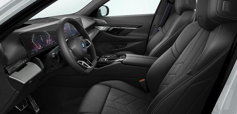 Gebraucht BMW i5 Comfort Edition 250 kW (340 PS) 2025 Grau Kombi