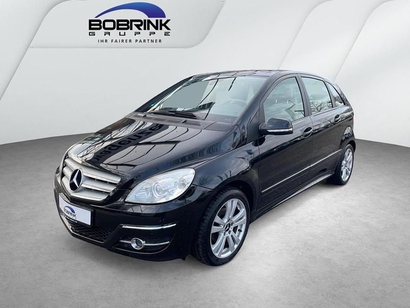 Gebraucht Mercedes B200 140 PS (102 kW) 2011 Schwarz Van / Kleinbus