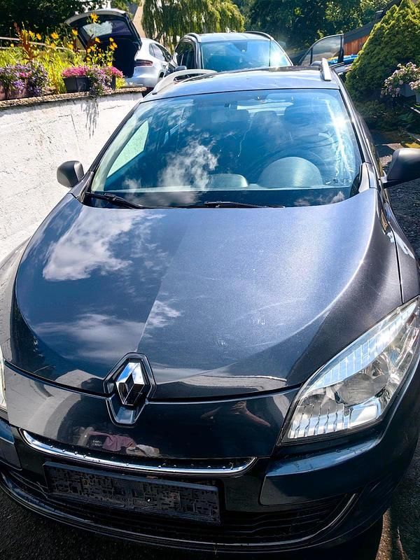 Andere farben Gebraucht 2012 Renault Mégane GrandTour Kombi | 3.400 € (Guter Preis) - Bild 1/4