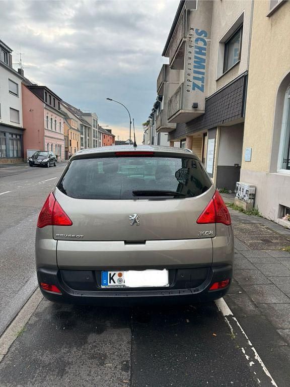 Grau Gebraucht 2010 Peugeot 3008 Platinum Limousine | 5.999 € (Etwas zu teuer) - Bild 1/4