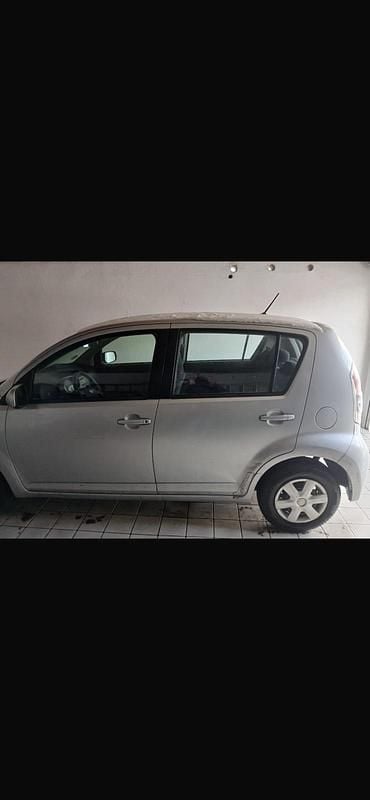 Gebraucht Subaru Justy 69 PS (50 kW) 2010 Silber Kleinwagen