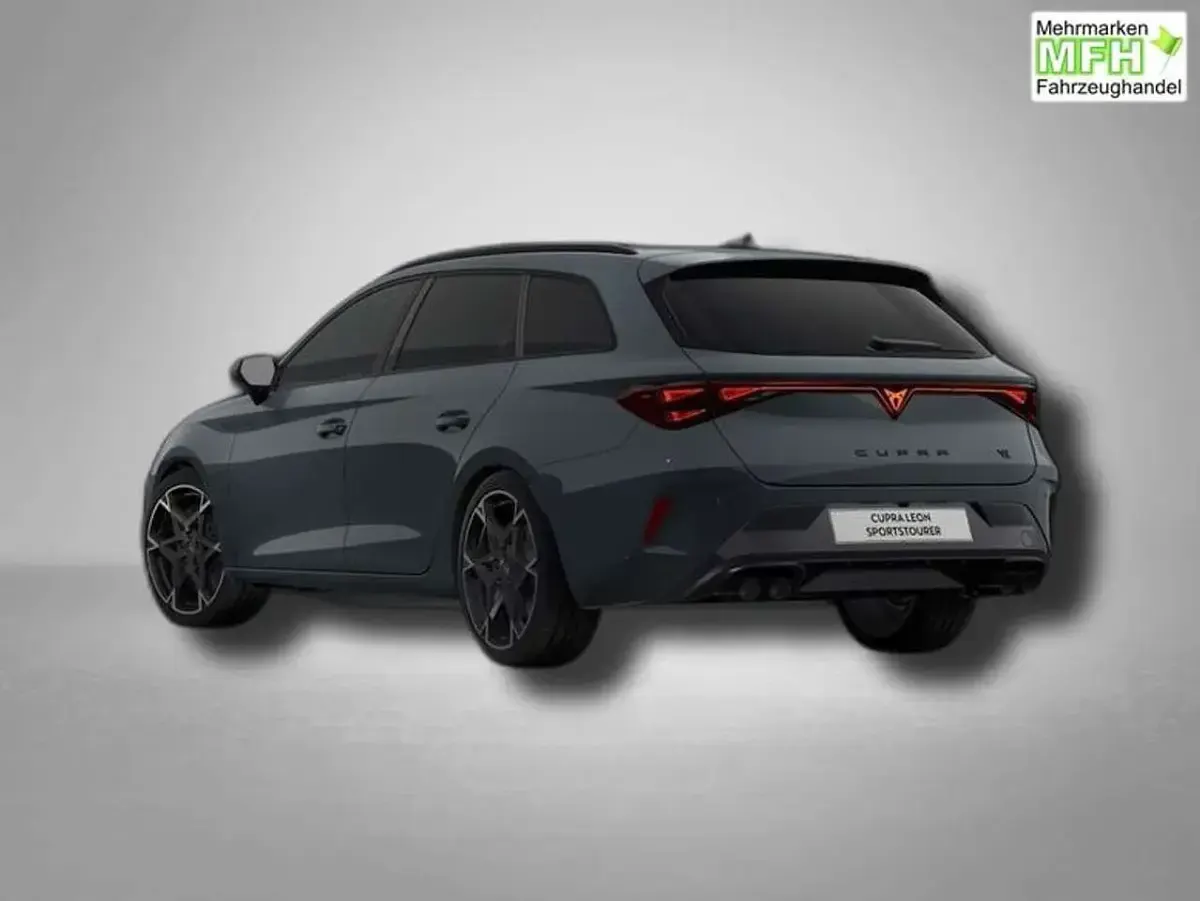 Nowe Cupra Leon VZ 333 KM (244 kW) 2025 Niebieski Kombi