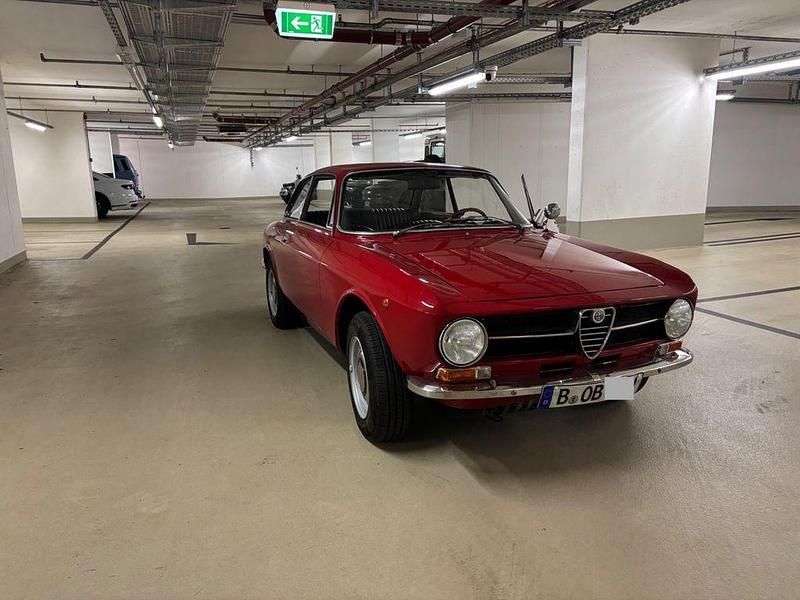 Rot Gebraucht 1972 Alfa Romeo GT Junior Coupé | 38.500 € - Bild 1/4