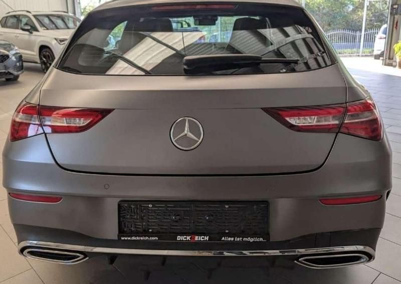 Grau Gebraucht 2022 Mercedes CLA250 AMG line Limousine | 31.600 € (Superpreis) - Bild 1/4