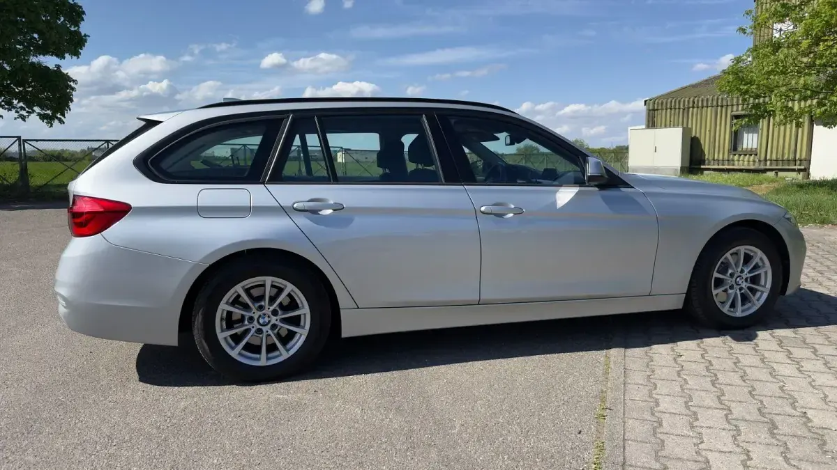 Gebraucht BMW 320 190 PS (139 kW) 2019 Silber Kombi