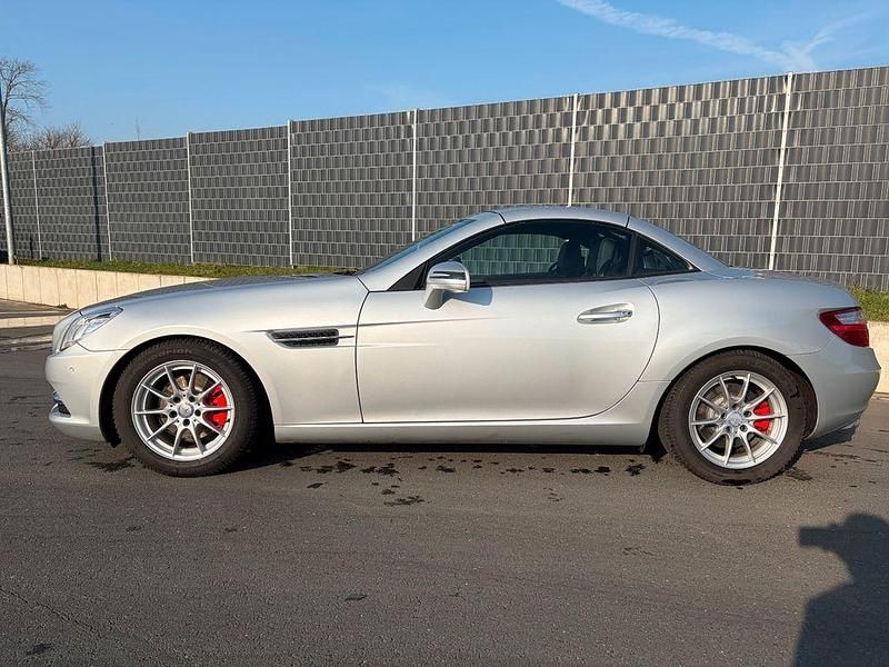 Gebraucht Mercedes SLK200 184 PS (135 kW) 2011 Silber Cabrio