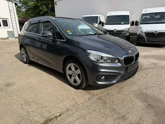 Gebraucht BMW 218 Active Tourer Advantage 136 PS (100 kW) 2016 Grau Van / Kleinbus
