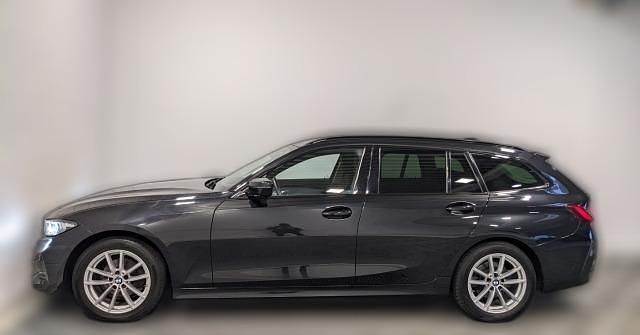 Metallic Gebraucht 2024 BMW 318 Kombi | 26.290 € (Fairer Preis) - Bild 1/4