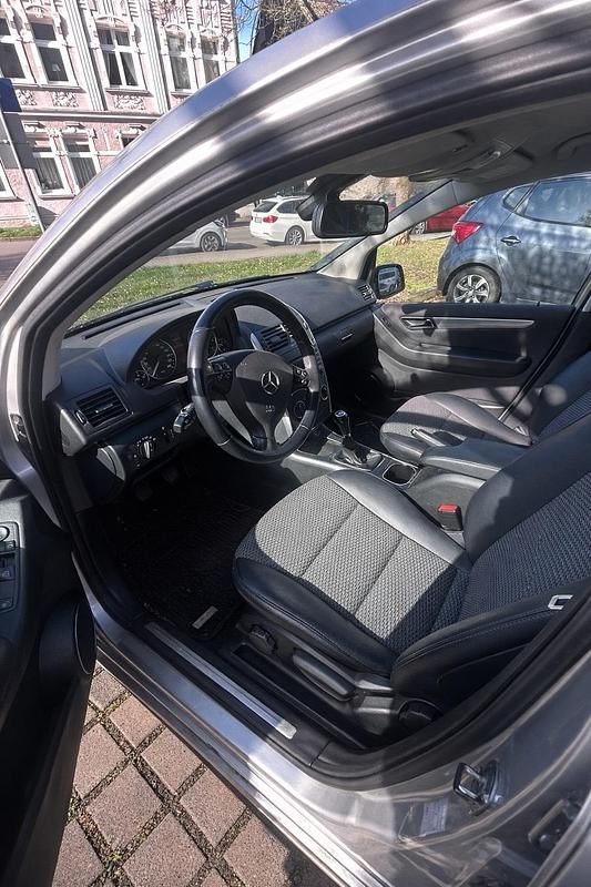 Gebraucht Mercedes A160 95 PS (69 kW) 2010 Silber Kleinwagen