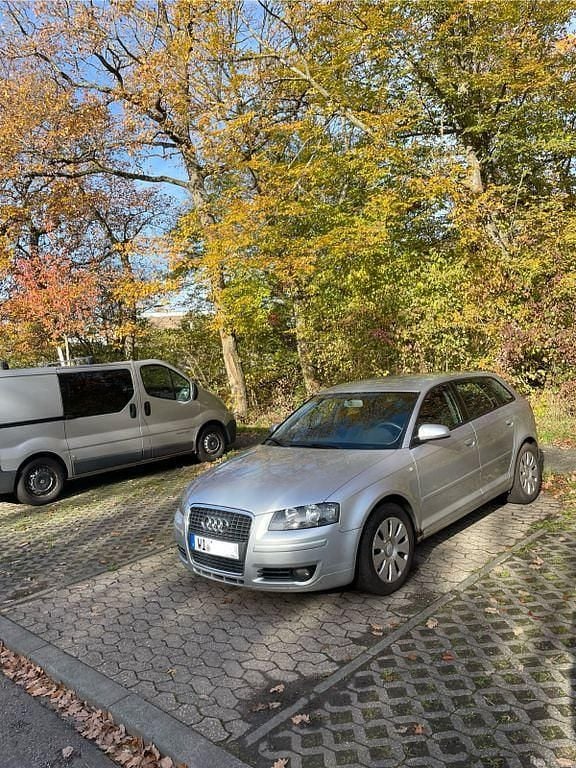 Silber Gebraucht 2005 Audi A3 Attraction Limousine | 3.700 € (Fairer Preis) - Bild 1/4