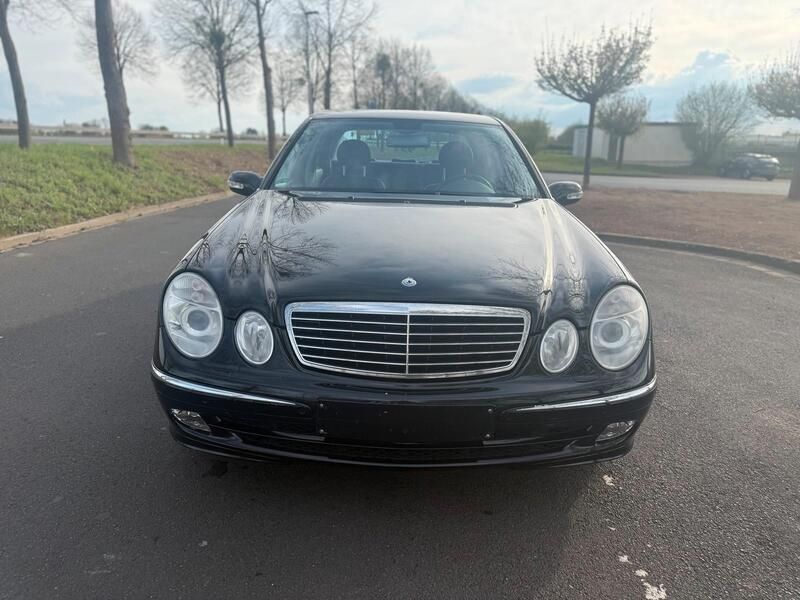 Schwarz Gebraucht 2002 Mercedes E320 Avantgarde Limousine | 4.490 € (Guter Preis) - Bild 1/4