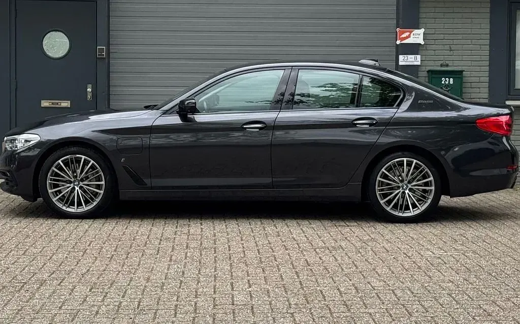 Gebraucht BMW 530e Executive 184 PS (135 kW) 2018 Grau Limousine