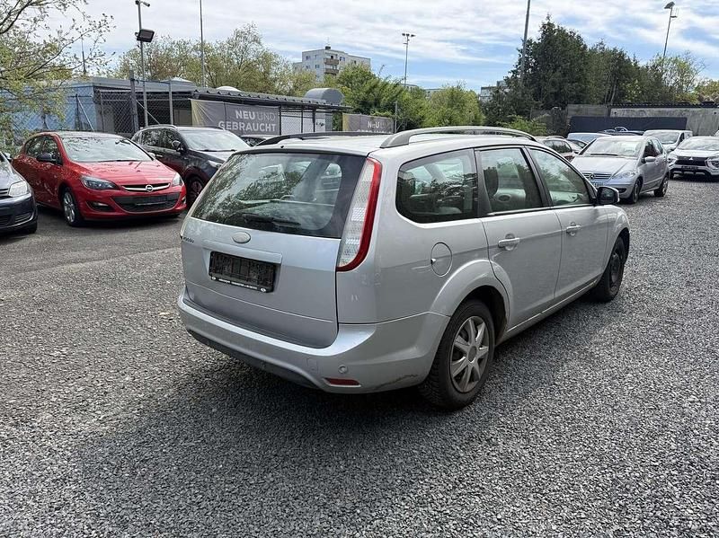 Gebraucht Ford Focus Style 101 PS (74 kW) 2008 Polarsilber metallic Kombi