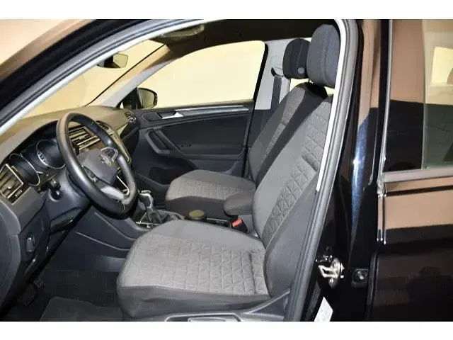 Gebraucht VW Tiguan Life 150 PS (110 kW) 2023 Schwarz SUV