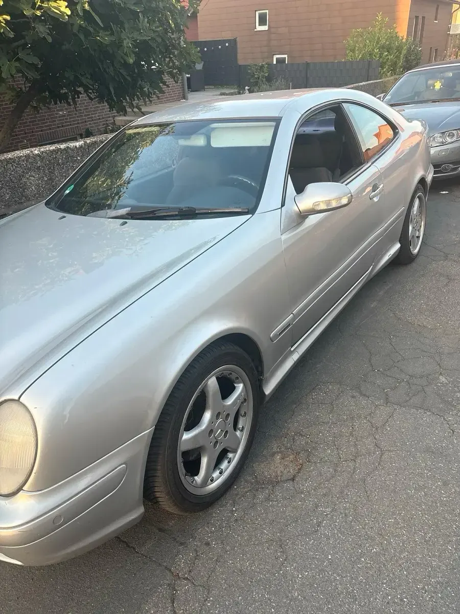 Gebraucht Mercedes CLK200 163 PS (119 kW) 2002 Silber Coupé