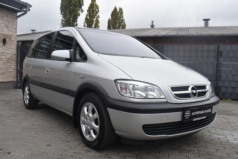 Silber Gebraucht 2003 Opel Zafira Njoy Van / Kleinbus | 3.990 € (Fairer Preis) - Bild 1/4