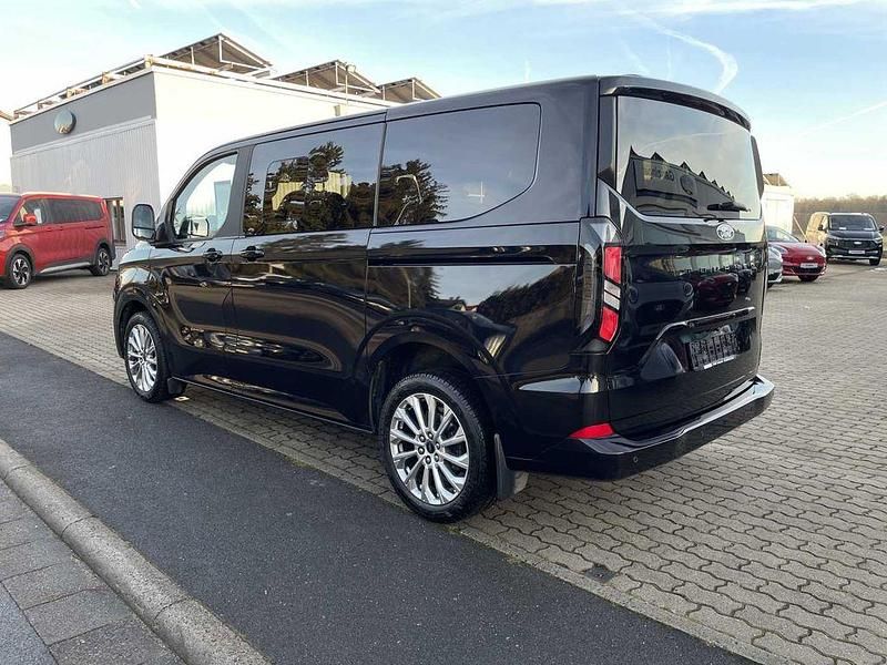 Gebraucht Ford Tourneo Titanium 170 PS (125 kW) 2024 Schwarz Van / Kleinbus