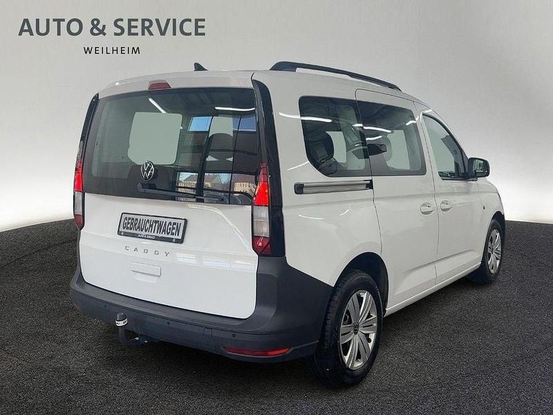 Gebraucht VW Caddy Basis 114 PS (83 kW) 2023 Weiß Van / Kleinbus