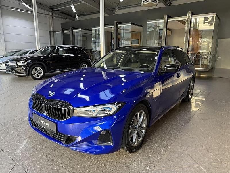 Schwarz ii Gebraucht 2024 BMW 320e Sport Line Kombi | 33.490 € (Guter Preis) - Bild 1/4