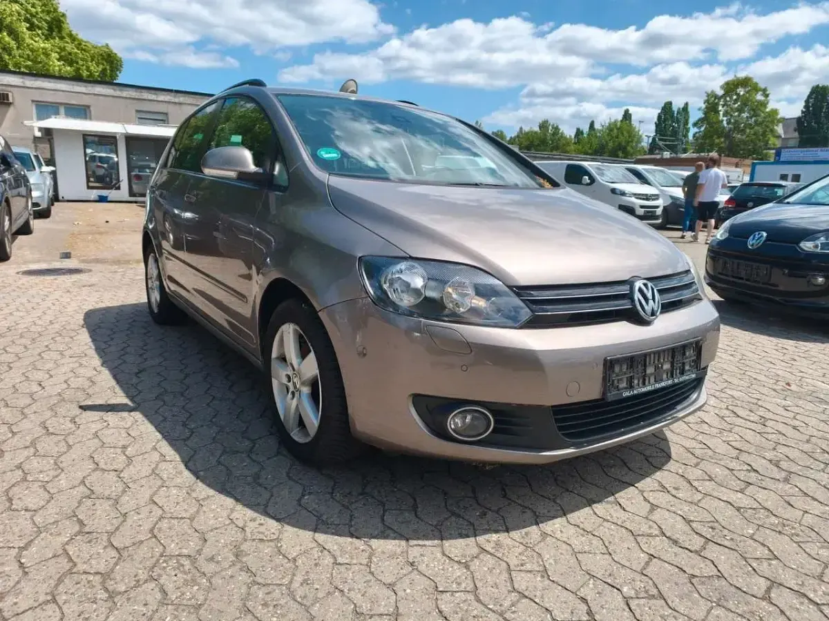Gebraucht VW Golf VI Team 105 PS (77 kW) 2011 Braun Kleinwagen