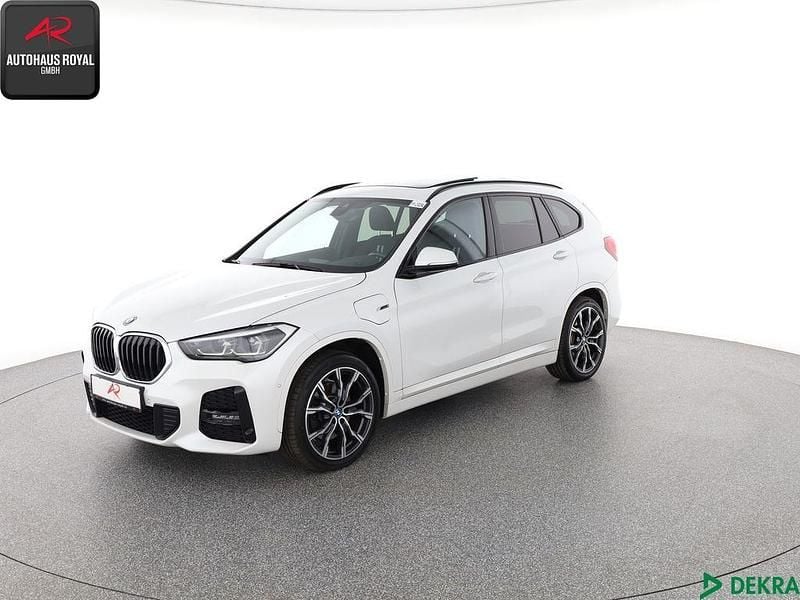 Mineralweiss Gebraucht 2022 BMW X1 Shadowline SUV | 24.879 € (Guter Preis) - Bild 1/4