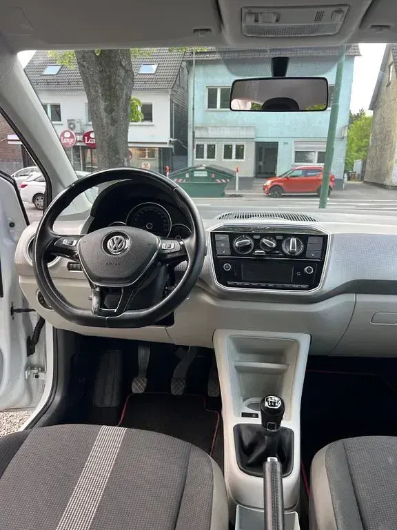 Gebraucht VW up! high up! 75 PS (55 kW) 2019 Weiß Kleinwagen