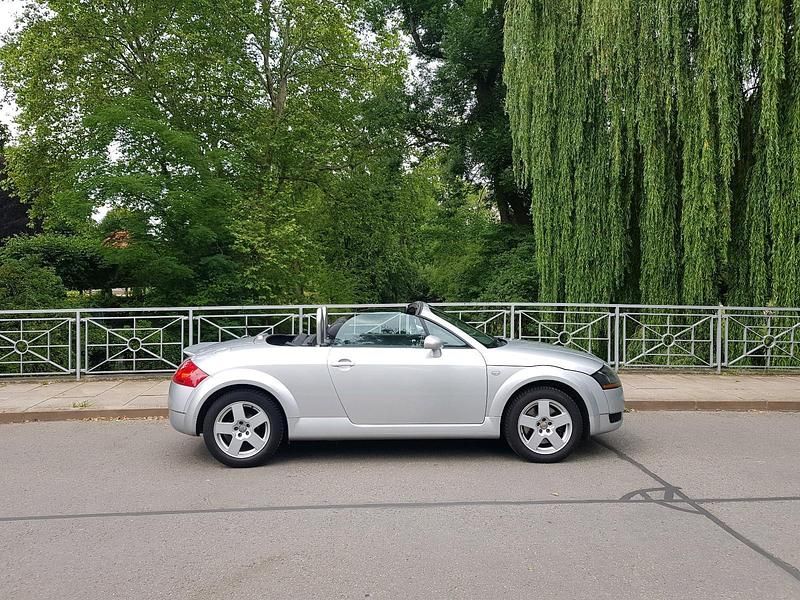 Silber Gebraucht 2001 Audi TT Roadster Sport Cabrio | 4.400 € (Fairer Preis) - Bild 1/4