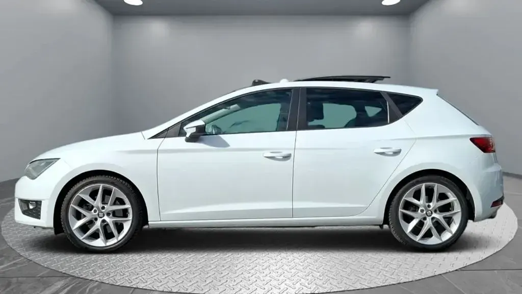Second-hand Seat Leon FR 184 CP (135 kW) 2014 Alb Berlinǎ