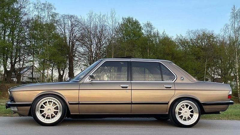 Gold Gebraucht 1984 BMW 528 Performance Limousine | 17.900 € - Bild 1/4