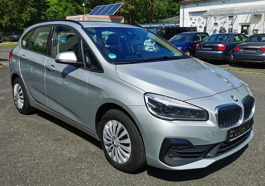 Gebraucht BMW 218 Active Tourer Advantage 150 PS (110 kW) 2019 Silber Van / Kleinbus