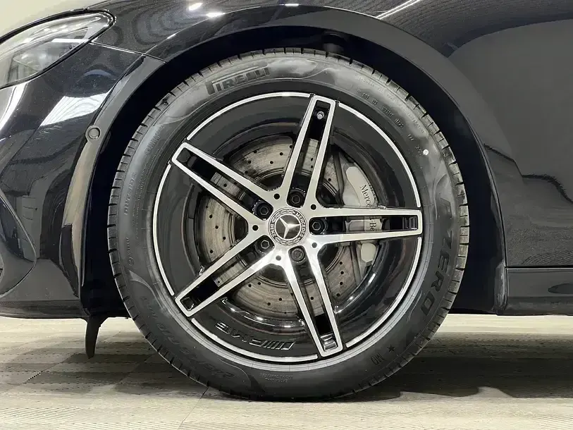 Gebraucht Mercedes E220 AMG 197 PS (144 kW) 2025 Schwarz, Kombi