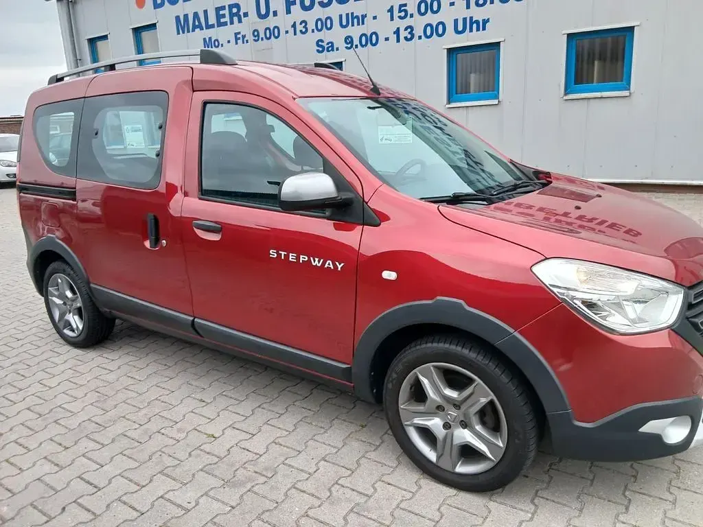 Gebraucht Dacia Dokker Stepway 131 PS (96 kW) 2020 Rot Van / Kleinbus