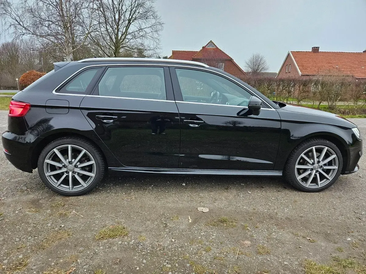Gebraucht Audi e-tron Sport 204 PS (150 kW) 2020 Schwarz SUV