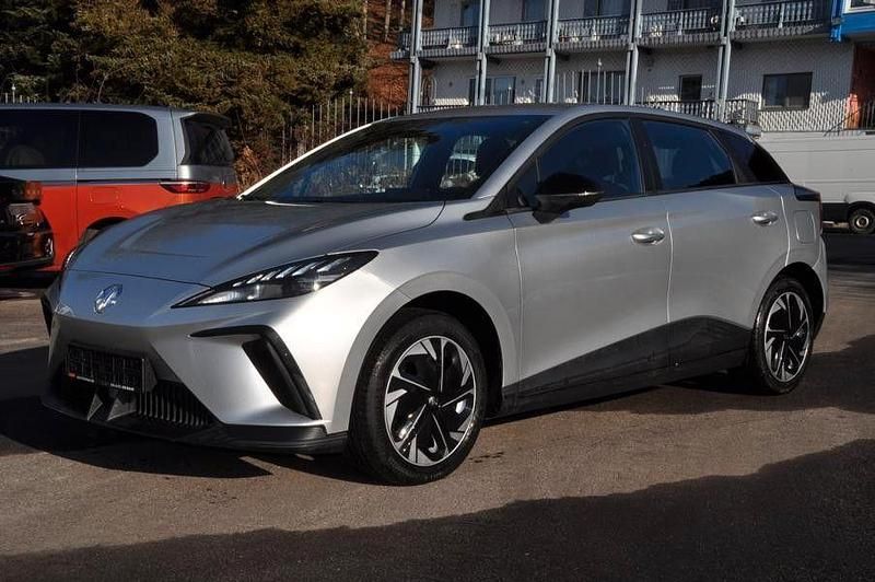 Gebraucht MG MG4 EV 125 kW (170 PS) 2023 Silber Kleinwagen