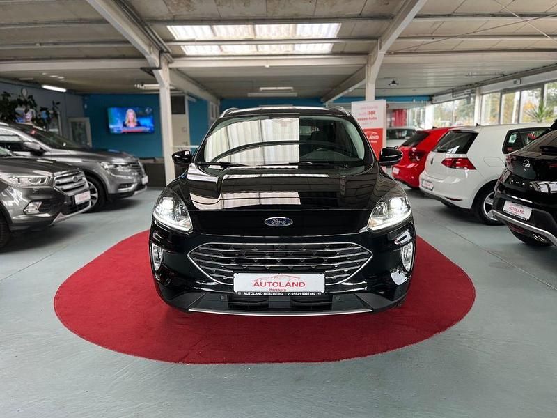 Gebraucht Ford Kuga Titanium 150 PS (110 kW) 2022 Schwarz SUV