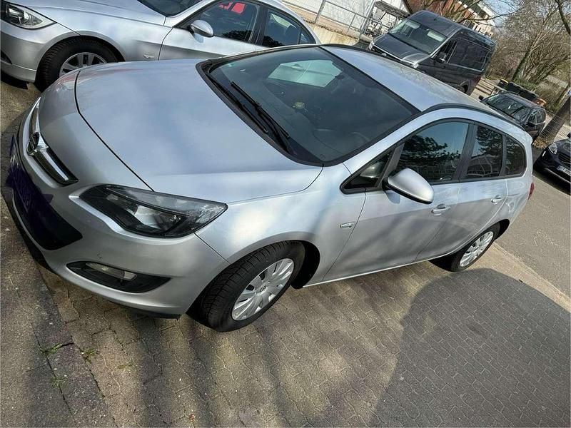 Gebraucht Opel Astra Edition 110 PS (80 kW) 2014 Kombi