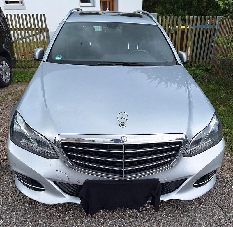 Silber Gebraucht 2015 Mercedes E220 Kombi | 15.900 € (Fairer Preis) - Bild 1/4