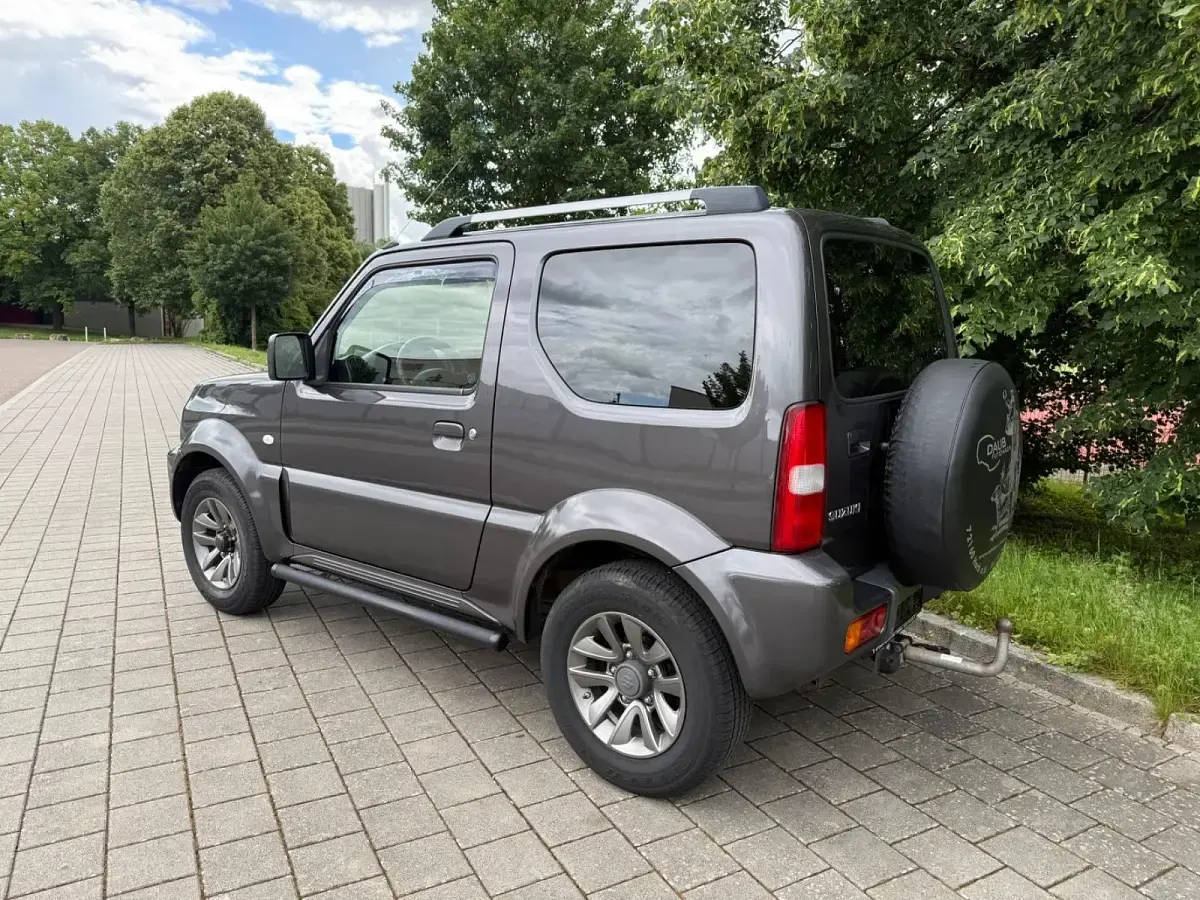 Gebraucht Suzuki Jimny Style 86 PS (63 kW) 2016 Grau SUV