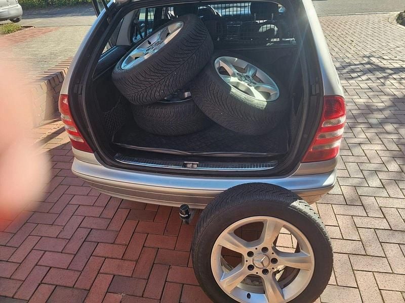 Gebraucht Mercedes 200 122 PS (89 kW) 2004 Silber Kombi