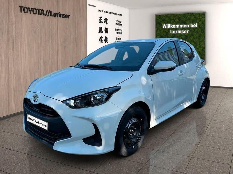 Super white 2 Neu 2025 Toyota Yaris Hybrid Business Edition Limousine | 25.790 € (Fairer Preis) - Bild 1/4