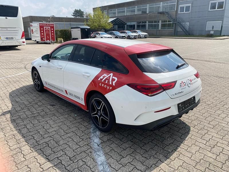 Usata Mercedes CLA250e 218 CV (160 kW) 2020 Bianco Berlina