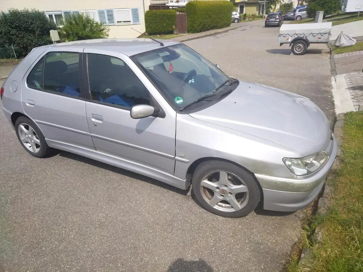Gebraucht Peugeot 306 90 PS (66 kW) 2000 Silber Kleinwagen